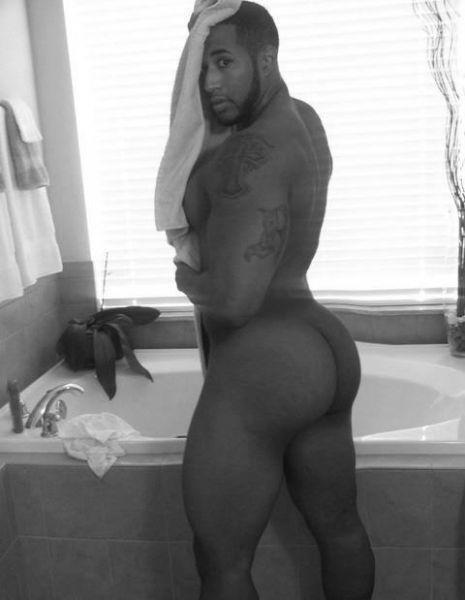 freeballinasslova:   blackgaygifs:  love all different kinds of fat black ass…… fat ass at black gay gifs  When I see ass like these, I wish I were a g-string. I could sit on the hole all day!!! 