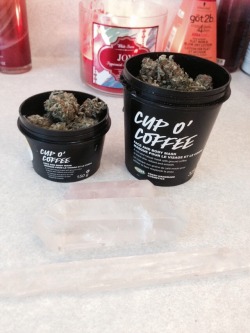 hittingbongs-droppingthongs:  Cup O’ Nugs 🍁 OG kush