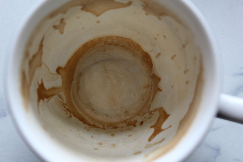 coffeetogogh:i did a little photoshoot with these espresso mugs bc the stain reminded me of the worl
