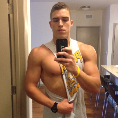 wetlust:  Hottest Gay Porn @ www.wetlust.tumblr.com