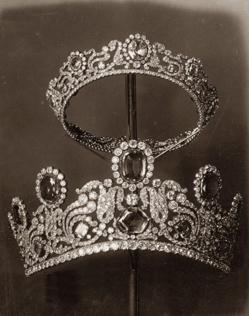 Porn photo antique-royals:  Diamonds, pearls and precious