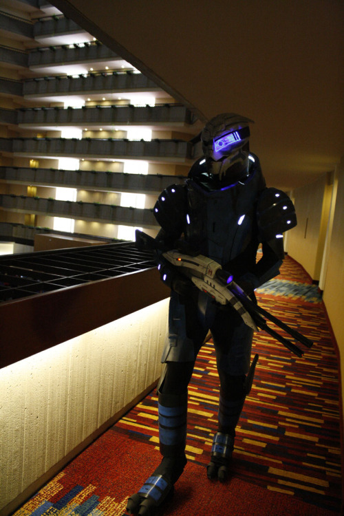 charlietummy:stillgray:Garrus Vakarian Cosplay [x]cosplay. This is a cospl HOLY OH MY YEAH NO SWEET 
