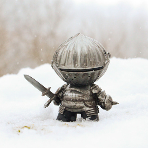 pixalry:  Dark Souls Mini Figurines - Created by Fiona Ng  Figurines available for sale at Fiona’s StoreEnvy Shop. 