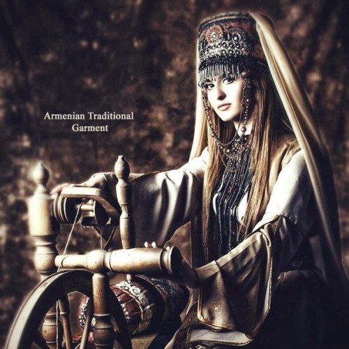 poupeearmenien:Armenian Traditional Garment