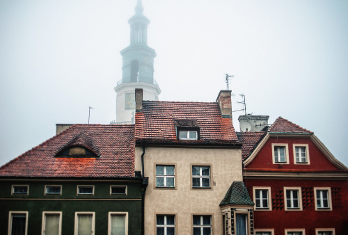 jaimelannister:Center mass, Poznan, Poland (by ewitsoe)