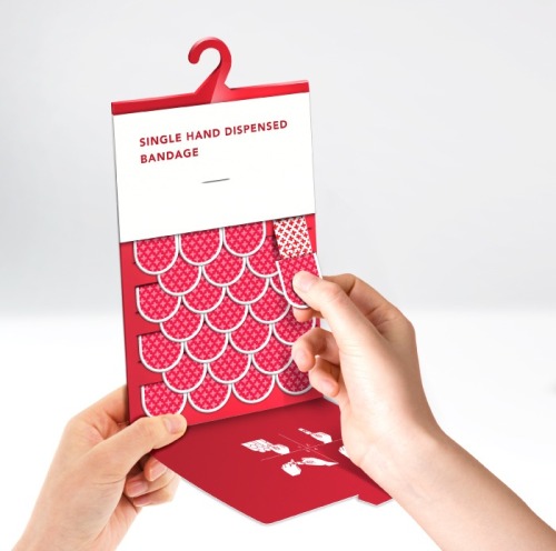 Vivi Feng & Yu-Ping Chuang created BANDiful, a single-hand to application bandage.