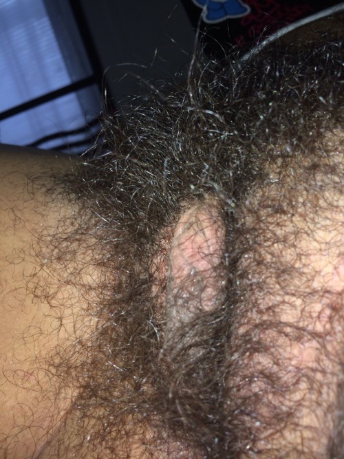 nevershaveyourbush:  I don’t need no other woman but my gf :)  nevershaveyourbush.tumblr.com