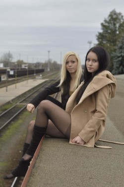 Women in tights... Women on bikes...