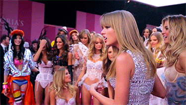thesuperangels:  alanswiftie:  Taylor looks so happy when she gets her place in the group photo<333  elsa’s face in the first gif OMFG