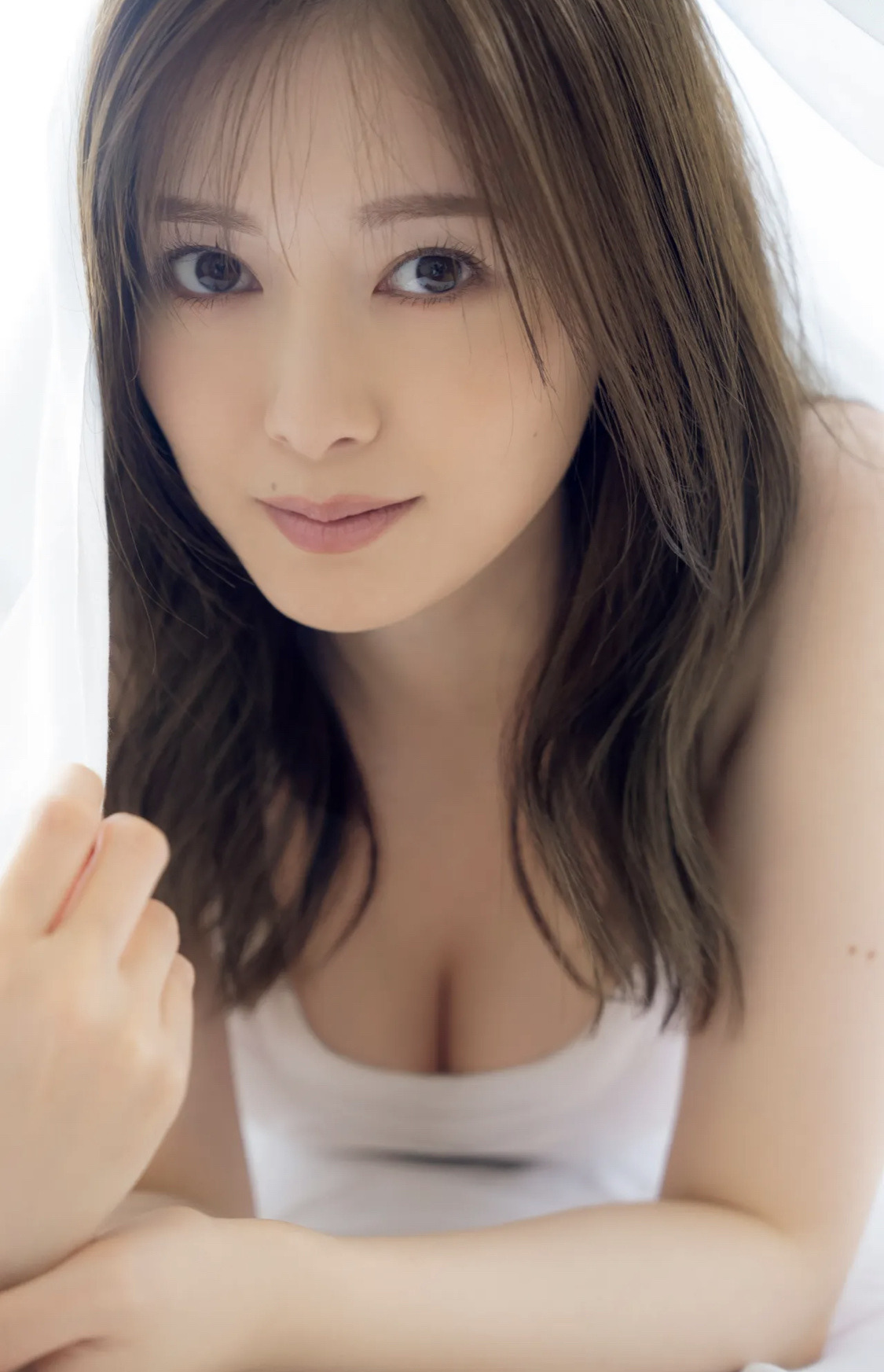 gravure1:白石麻衣 『デイドリーム MAI SHIRAISHI : DAYDREAM』