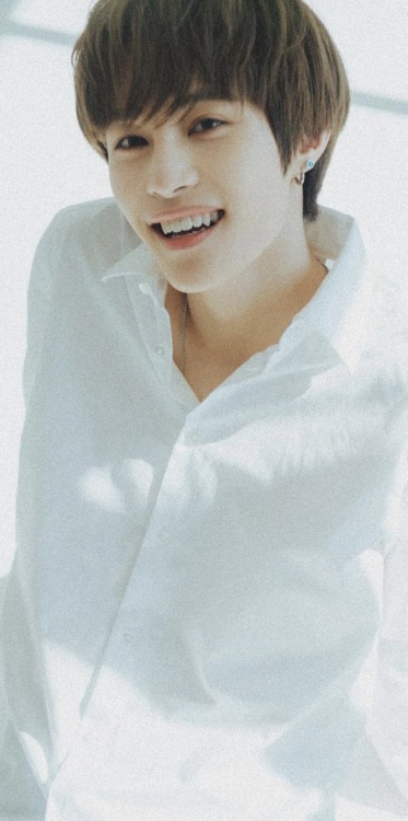 WAYV’S PHOTOBOOK LOCKSCREENS (miss you hendery!)© @bychittapon on twitter