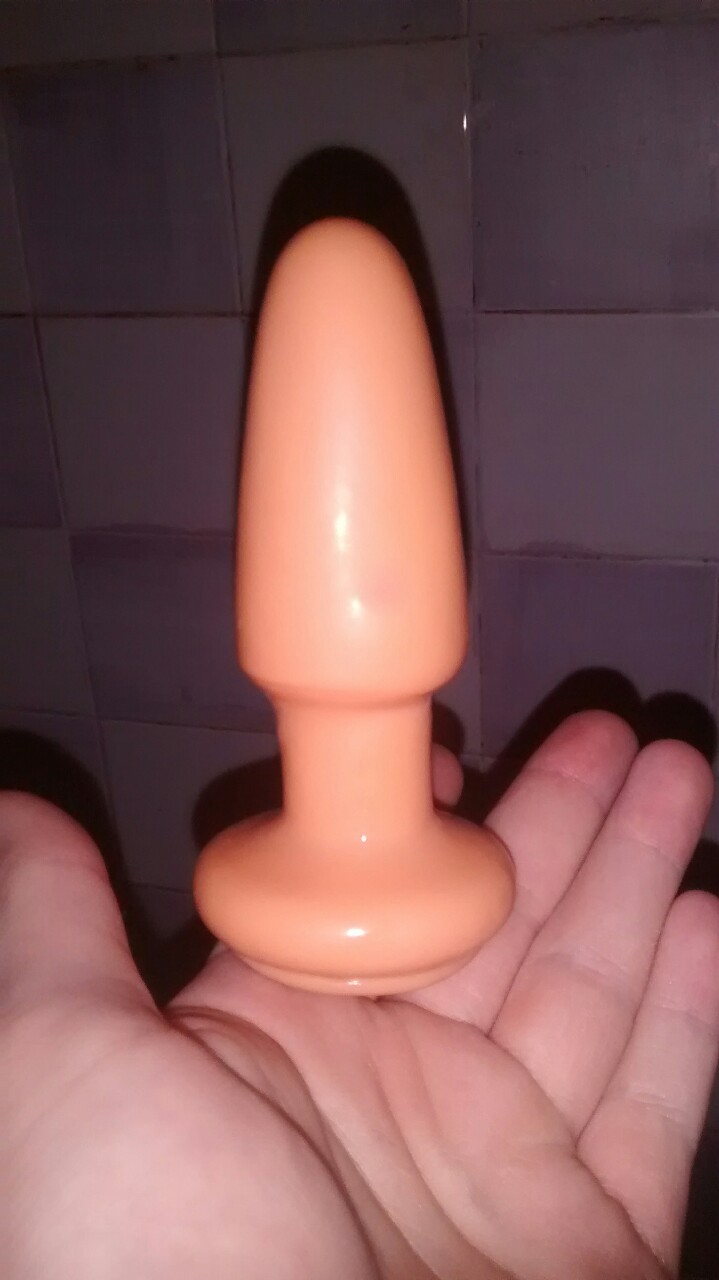 weedanisov:  got my first butt plug today it vibrates and inflates feels fuckin awsome