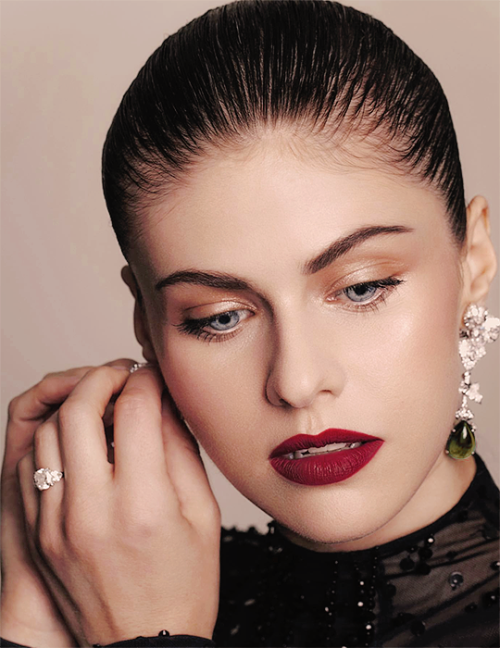 glamoroussource:alexandra daddario photographed by elias tahan at the oscars 2022.