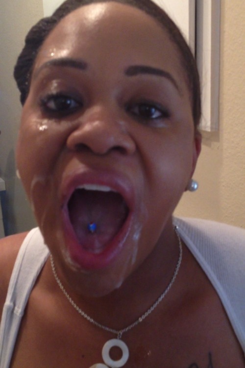 cumonlindsey:  Erin the household name  I think I’m fucking cute with it  Lay your dick on my face and submit the pic