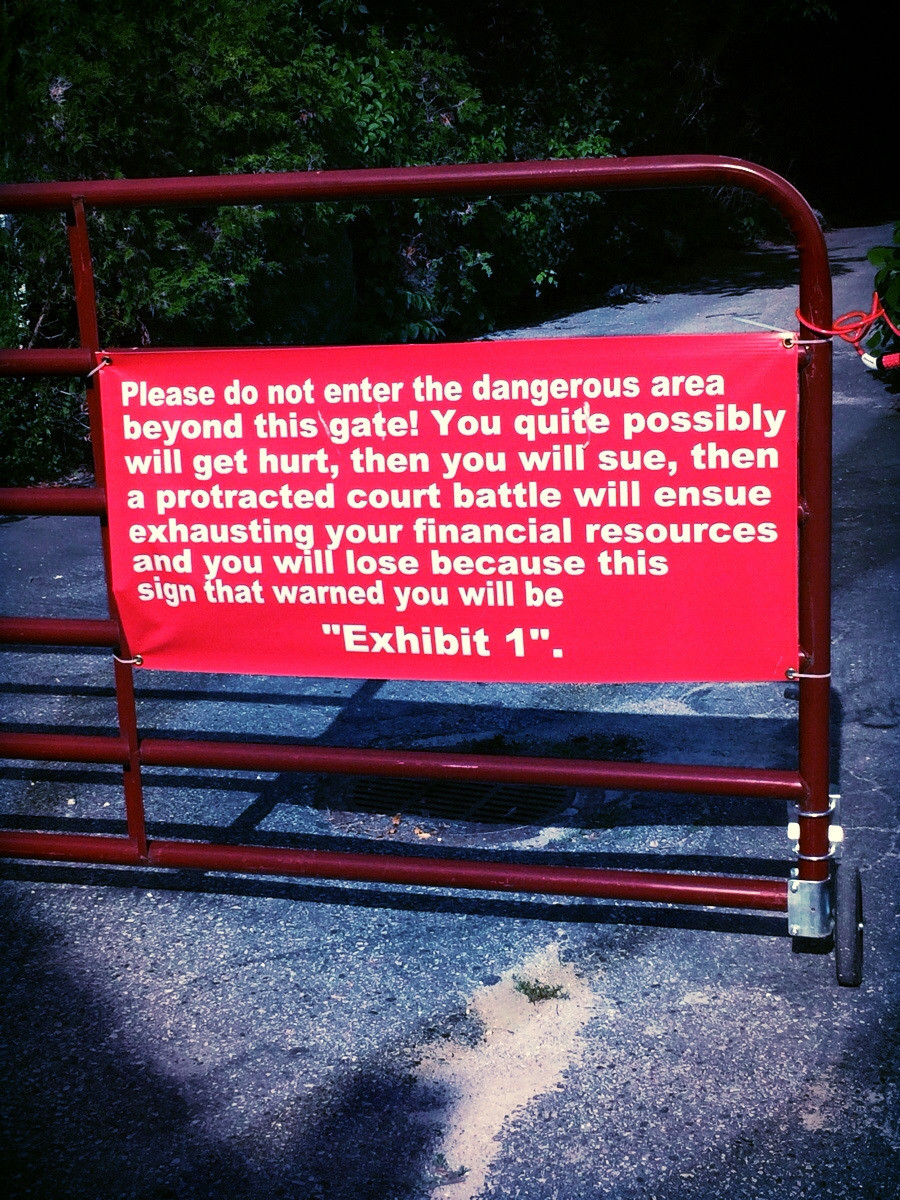 funnyandhilarious:  The Most Explained “Do Not Enter.”  Lol perfect