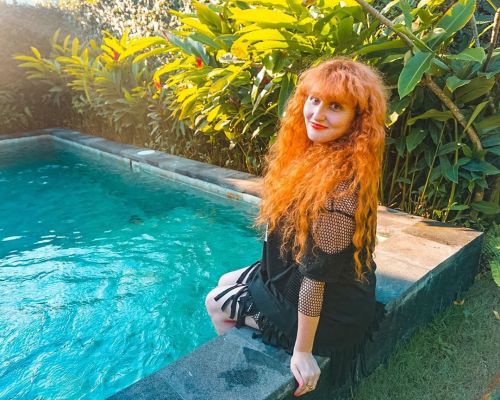 I’ve been thinking about my time chilling by thepool at our @airbnb in Bali. I want to go swim