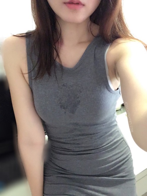 jessicaspanties:  Good morning horny comrades!  Fucking hot day and I’m already sweating through my maxi dress and my arm pit. Maybe it’s a bad idea to wear grey in this weather HAHA! Have a great sunday, love ya!  Your Powerpuff Queen, Jessica