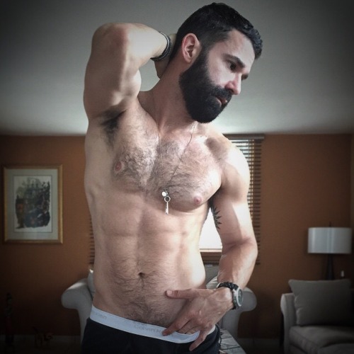 the-alley:  luz-natural: Someone to watch over me | @antonioscar