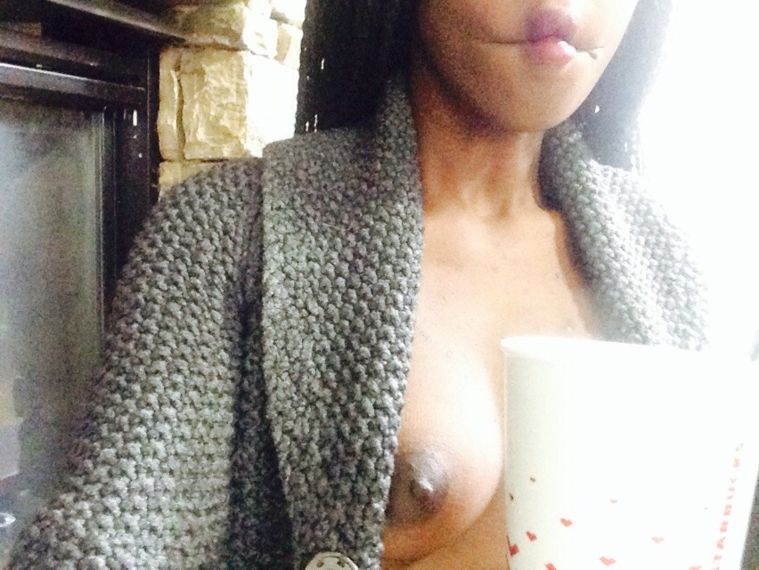candiecum:  tea and titties  do you take milk