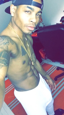 sexyboiiant:  quintonstorm:  snapchat / Twitter