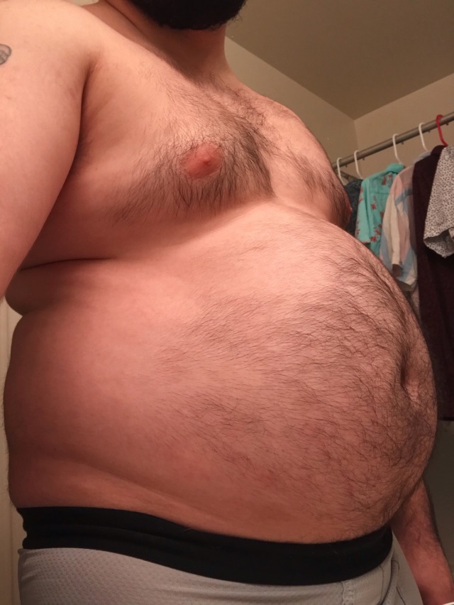 automaticallyallegorical-deacti:It’s weird seeing my empty belly NOW as big as my stuffed to capacity belly USED to be a few months ago 😯