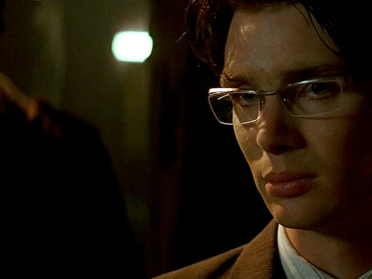 gentlemangeek:  cinemagifmaker:Batman Begins (2005) Dir. Christopher NolanCillian Murphy as Dr. Jonathan Crane/Scarecrow @artemispanthar 