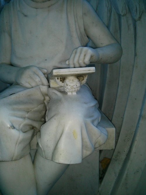 mofobian:  youdontevenliftt:  What  The source was deleted- A 5-year-old boy’s tombstone is of him playing Pokemon, something he got to love and enjoy before his life ceased to be. Source