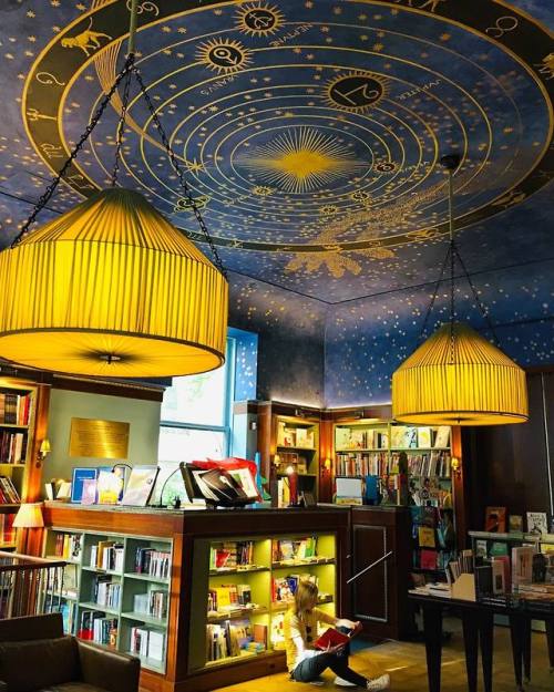 magicalhomesandstuff:Handpainted ceiling of the Albertine Bookstore, located in the French Embassy i