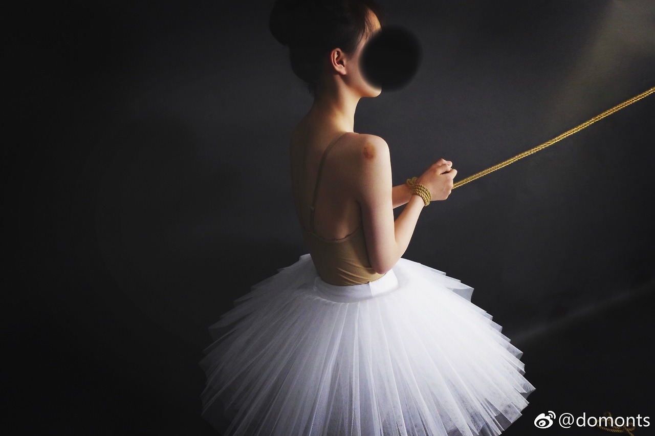 bondagethings:  Ballet girl bondage