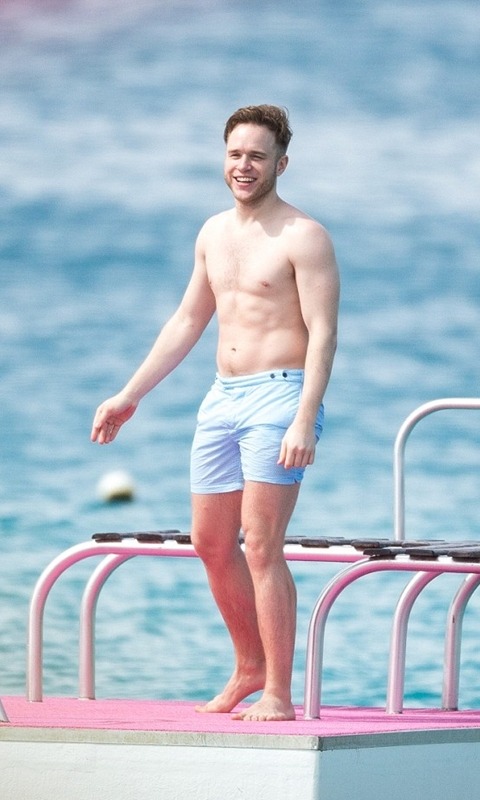 male-and-others-drugs:   Olly Murs shirtless