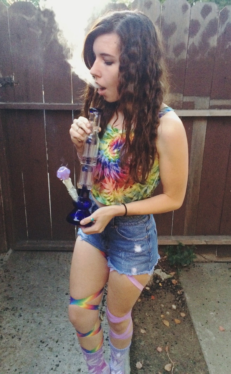 princessdabber:  essential bong rips :) 
