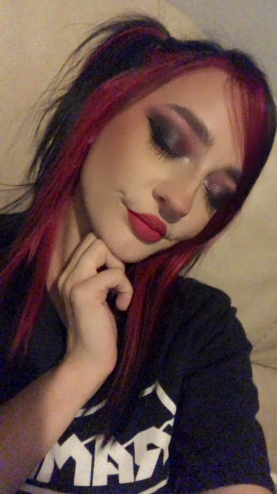 violet-thorne-model:If you like cute feet content then you should message me to buy