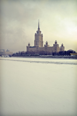 allthingseurope:  Hotel Ukraina, Moscow. (by Boris SV) 