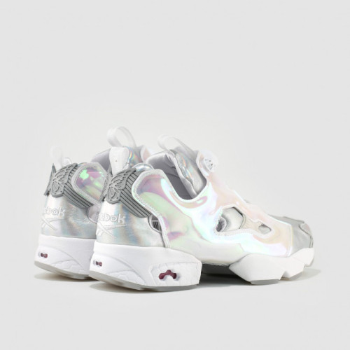 y2kaestheticinstitute:  Disney x Reebok Insta Pump Fury “Cinderella” 😮 (2015) 