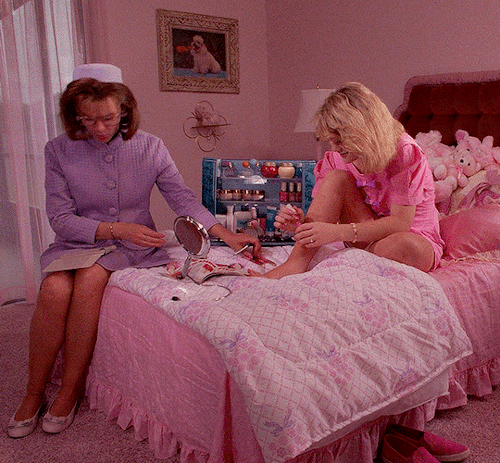 25 DAYS OF CHRISTMAS DAY FIVE EDWARD SCISSORHANDS (1990), Dir. Tim BurtonIm Not Finished.