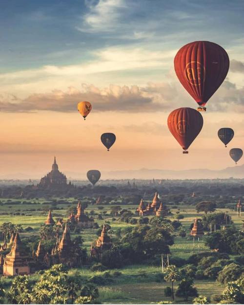 dreamingofgoingthere:Bagan, Myanmar 