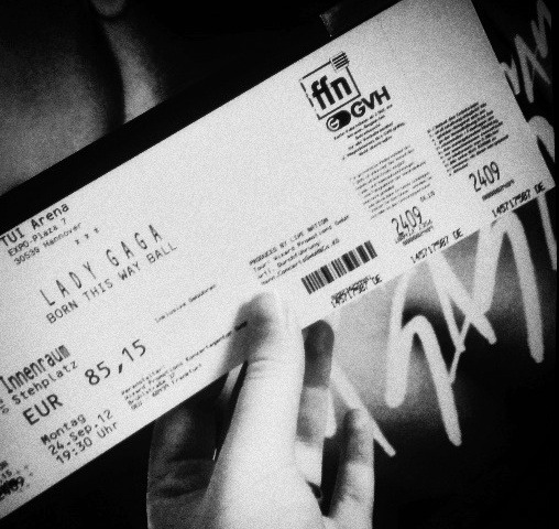 queengags:  youngstardreamer:  I must met this lady gaga fan  okay? 