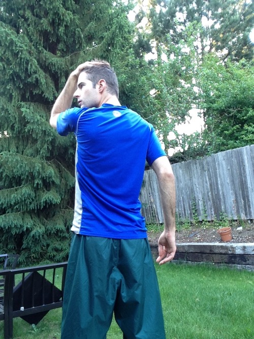 hotdudesinnylontrackies: Feels awesome to wear this stuff ;) This set (pants and jacket) aren’t matc