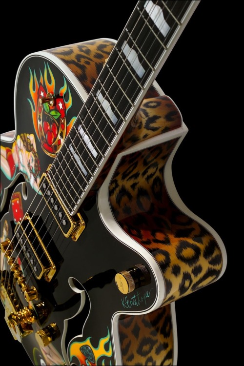 xlikesx:  “PINUP”: Gretsch Hollow-Body Customized & Matching Amp by Kristen Easthope 