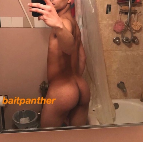 Porn baitpanther:  LOL which ass YOU eatin ?? photos