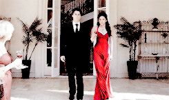 elenasbeloved:   r e d   o n e ,   d e f i n i t e l y .  requested by anonymous 