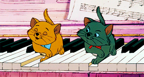 disney-daily:Everybody wants to be a cat.