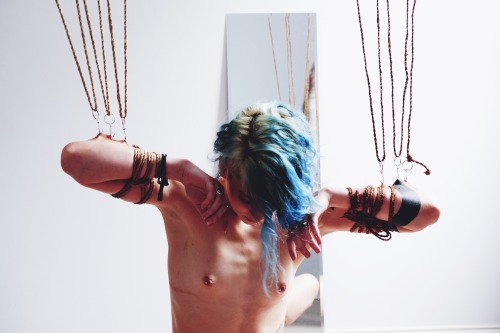 exremepain:  roseamongstthebriar:  camdamage:  propinquity | fred-rx + cam damage | by the cuttlefish [more here and here]   Rope and hooks 😍😍😍  Nice