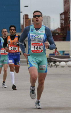 Sportyboyblog:  Big Runner Bulge!The Hottest Sportsmen On The Web! Follow Sporty