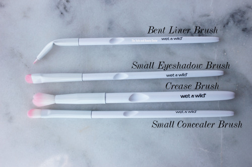 lumipang:  Wet ‘n Wild makeup brushes, photos by thestyleandbeautydoctor   these r so cute !!