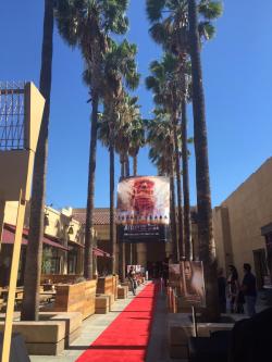 fuku-shuu:  fuku-shuu:First looks at the Egyptian Theater’s red carpet event for tonight’s world premiere of the Shingeki no Kyojin live action film (Part 1)! Featuring the Colossal Titan banner as well as character posters, such as Mikasa! ETA: This