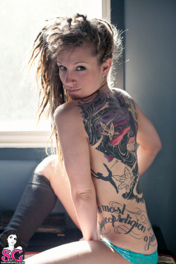  Damsel Suicide 