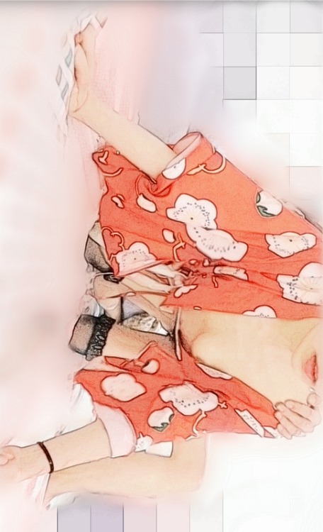 share-thegirl: 新作品2后入篇，后面几张是最爱的半蹲着后入的狗插式，这个姿势小骚货叫的最卖力。网络不给力上传不上来。老规矩这次还是视频的截图，穿的是上次作品的红色和服，只不过上次只是口爆
