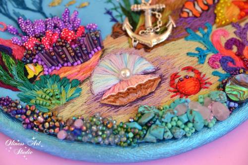 sosuperawesome:Tropical Fish Embroidery HoopsOliness Art Studio on Etsy 