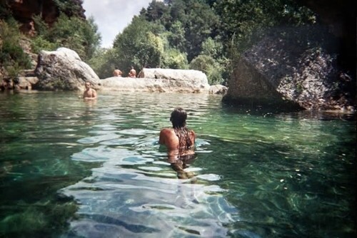 blackwhitelovee:  🍃🍃
